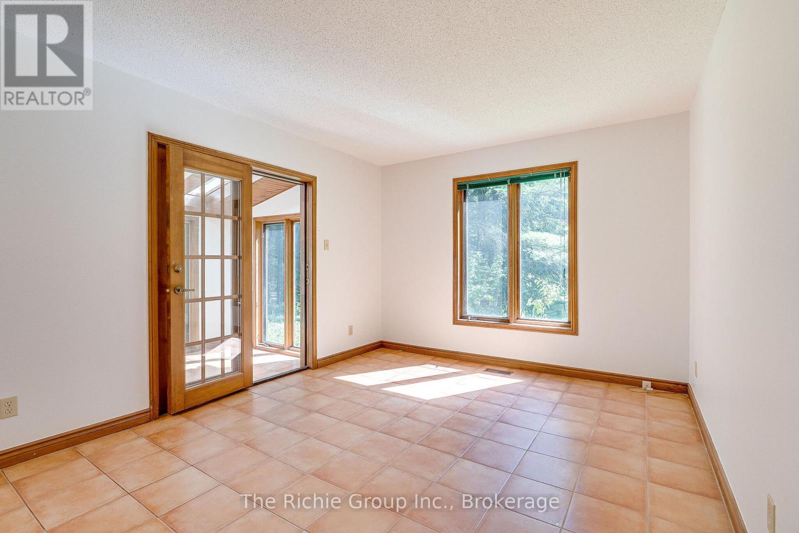 247483 5 SIDE ROAD - 15