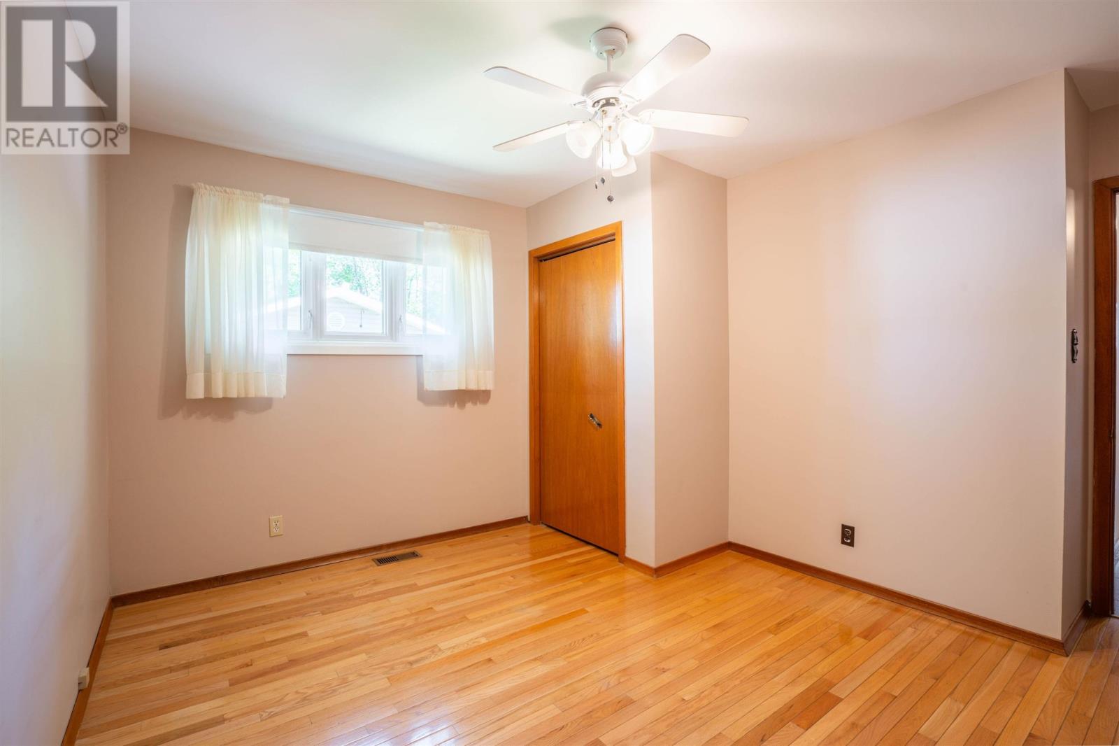 263 Anna ST - 15
