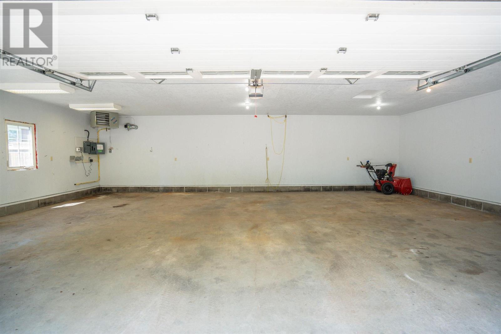 263 Anna ST - 28