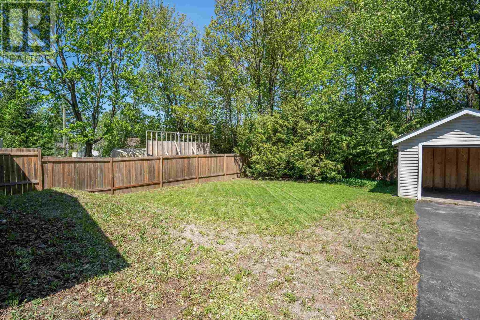 263 Anna ST - 33