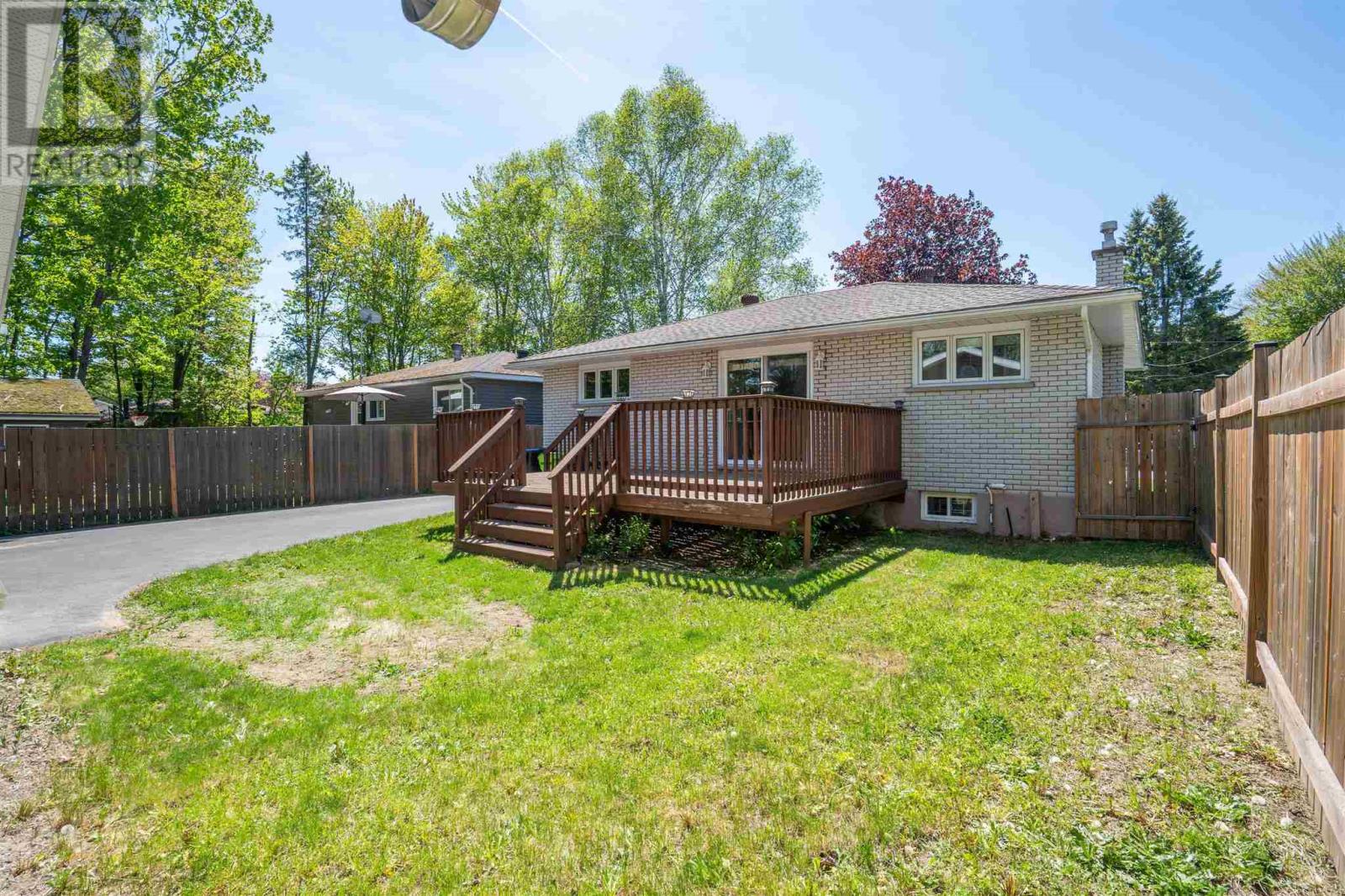 263 Anna ST - 32
