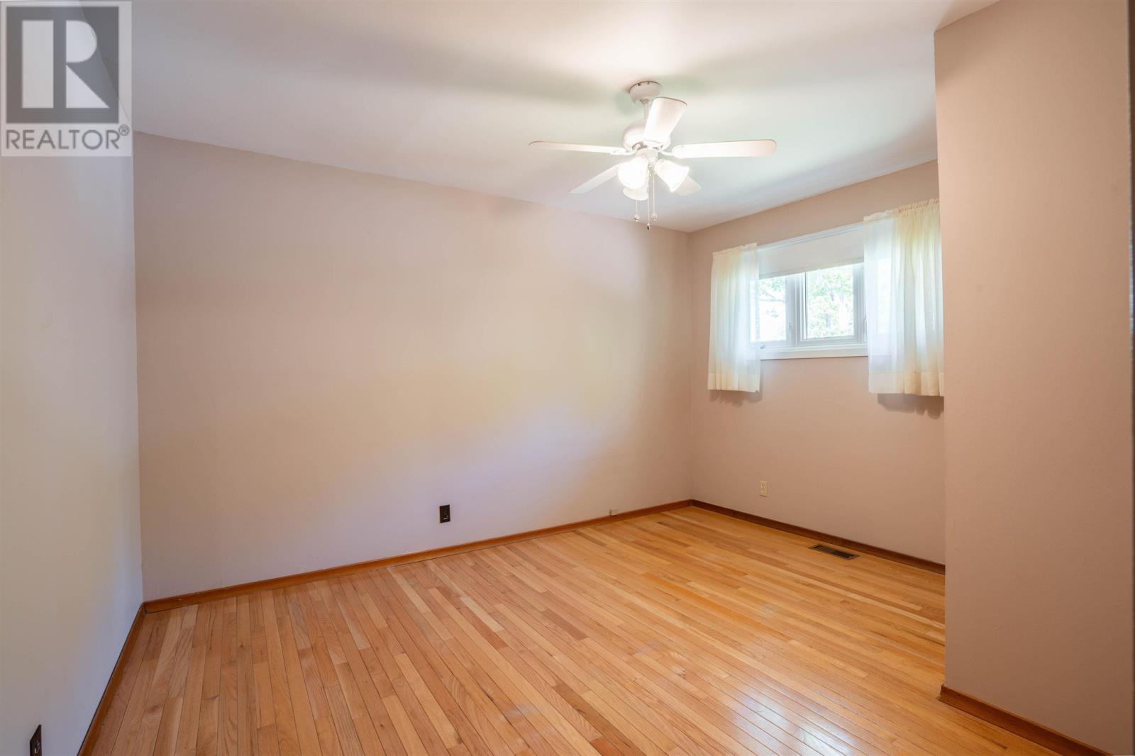 263 Anna ST - 14