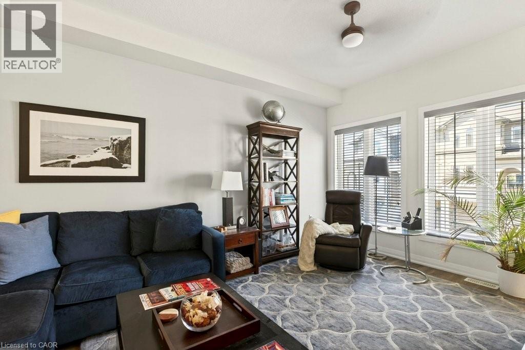 54 AQUARIUS Crescent - 10