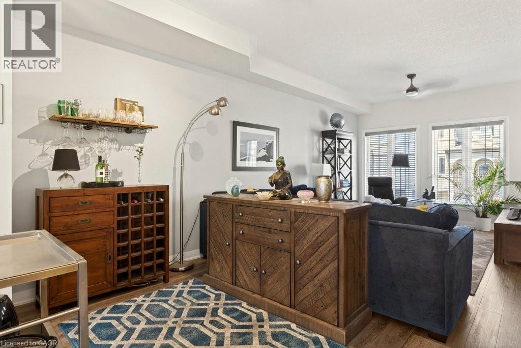 54 AQUARIUS Crescent - 18
