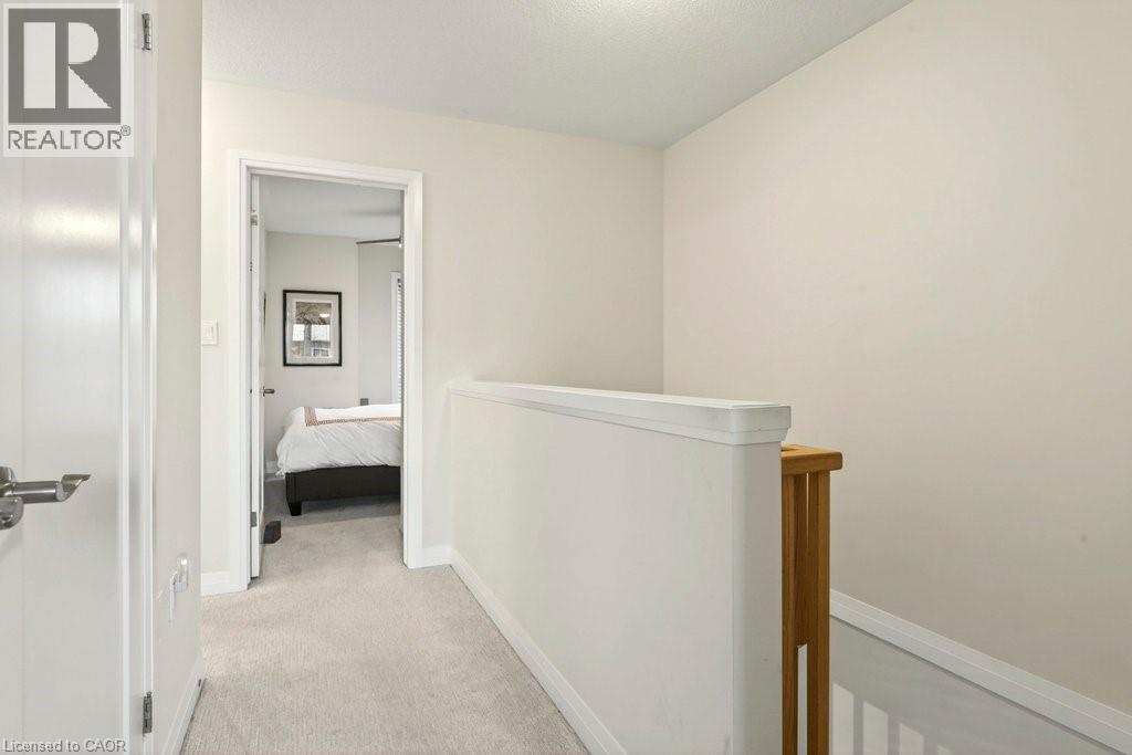 54 AQUARIUS Crescent - 32