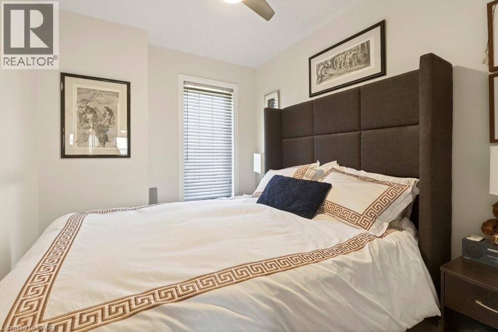 54 AQUARIUS Crescent - 34