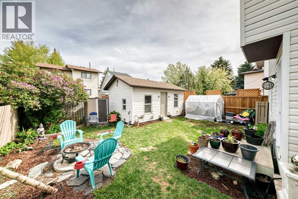 68 Woodview Court SW - 46