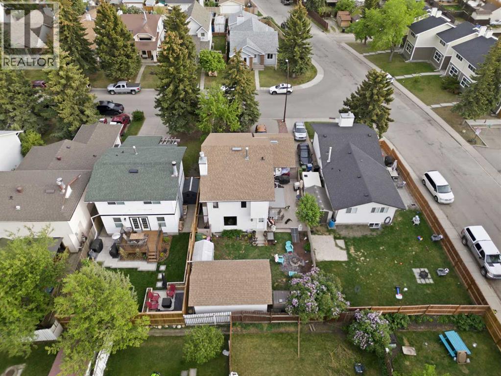 68 Woodview Court SW - 48