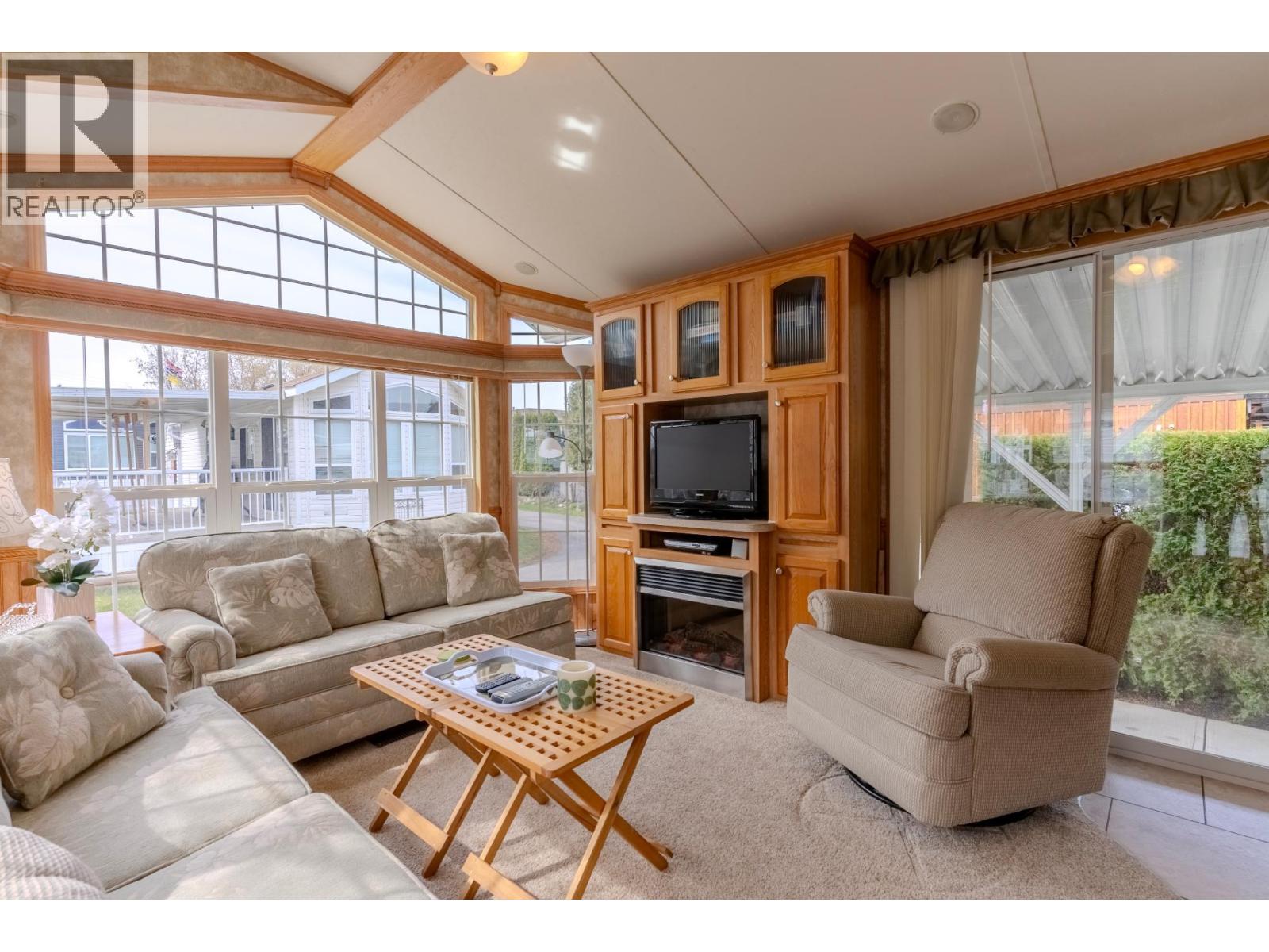 #77 1226 Second Avenue - 4