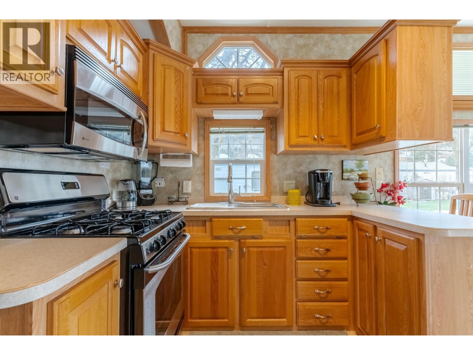 #77 1226 Second Avenue - 9