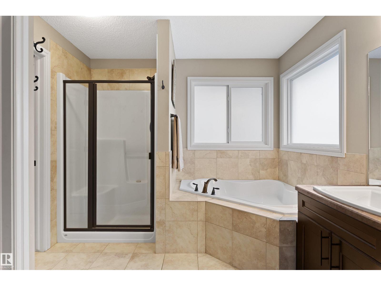 23 MEADOWVIEW LD - 32