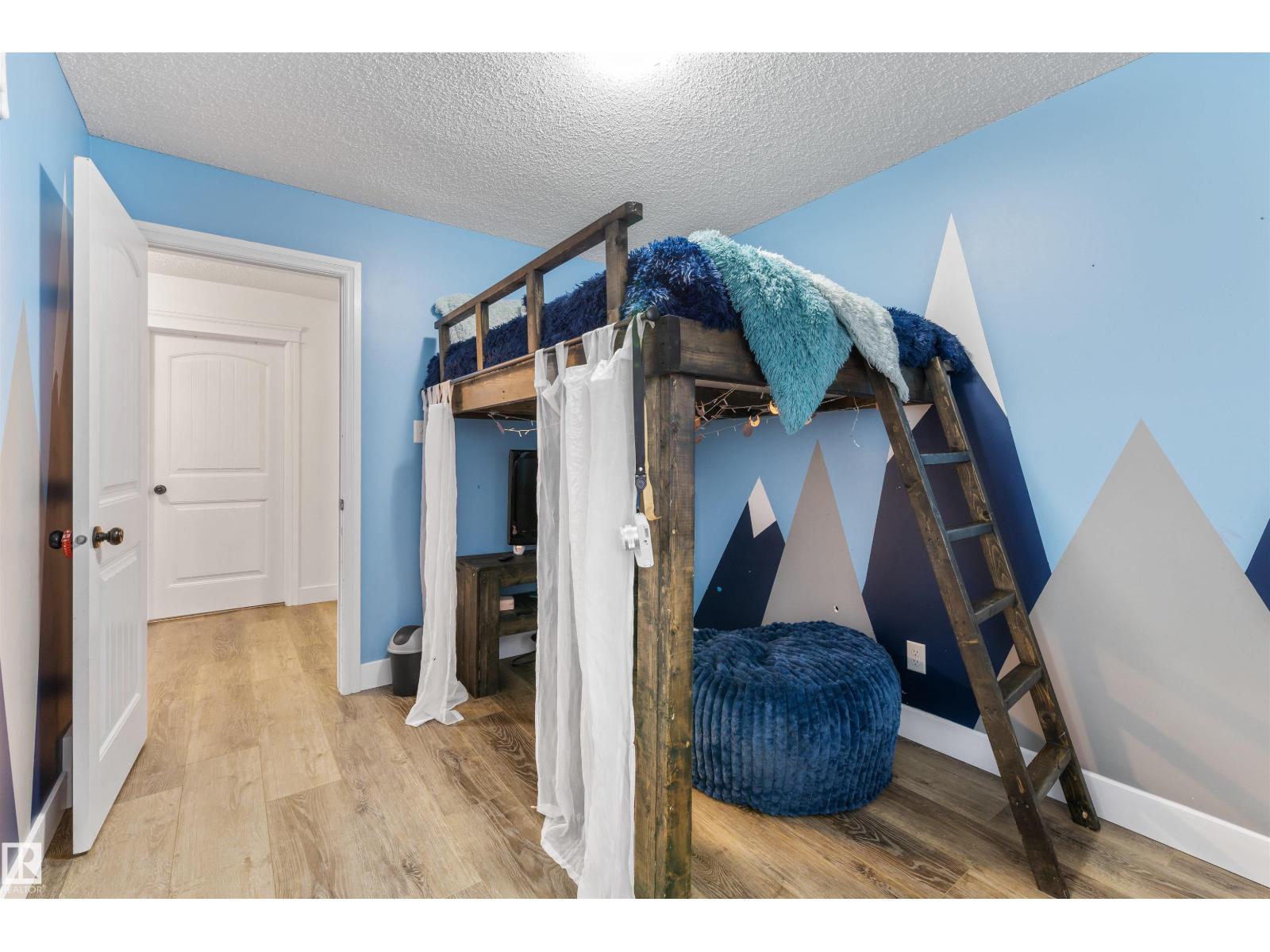 23 MEADOWVIEW LD - 38