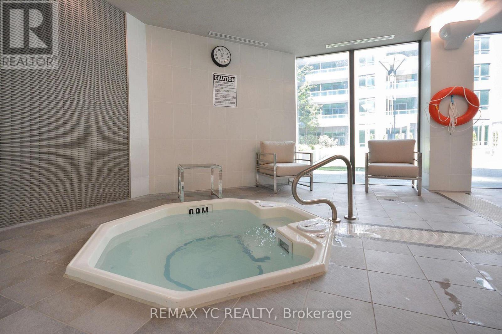 #808 25 LOWER SIMCOE STREET - 43