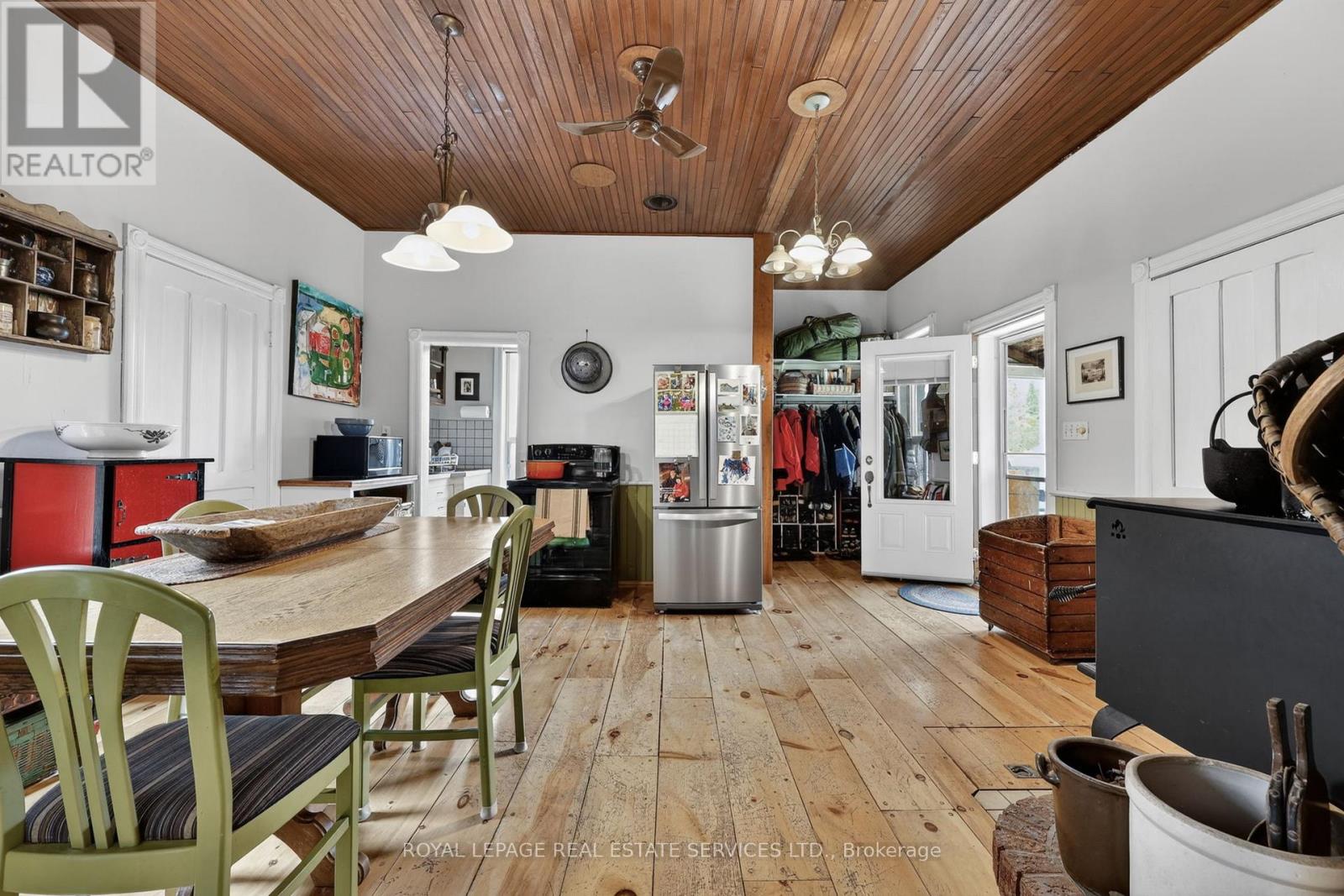 1351 FLOS RD 11 E - 11