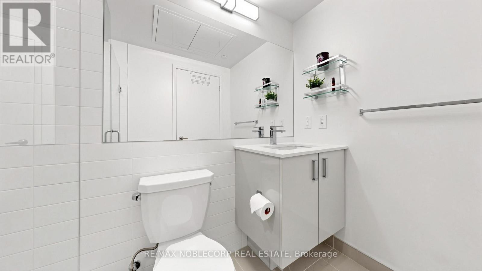 #616 10 GIBBS ROAD - 23