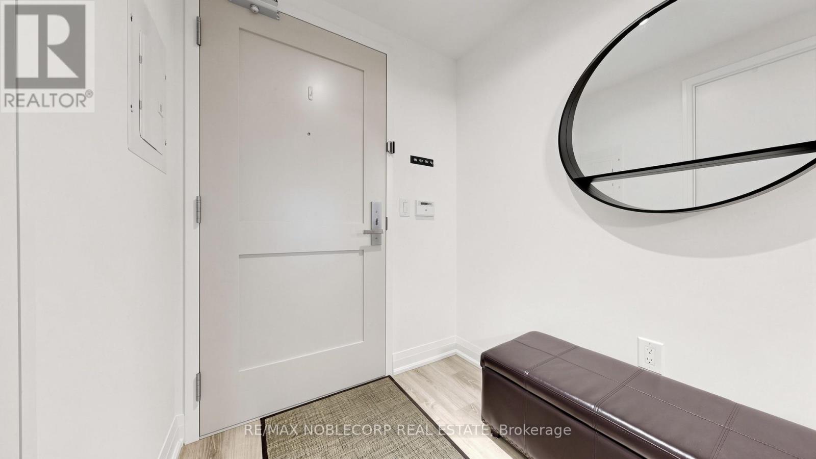 #616 10 GIBBS ROAD - 28