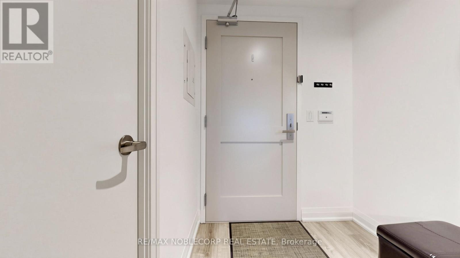 #616 10 GIBBS ROAD - 29
