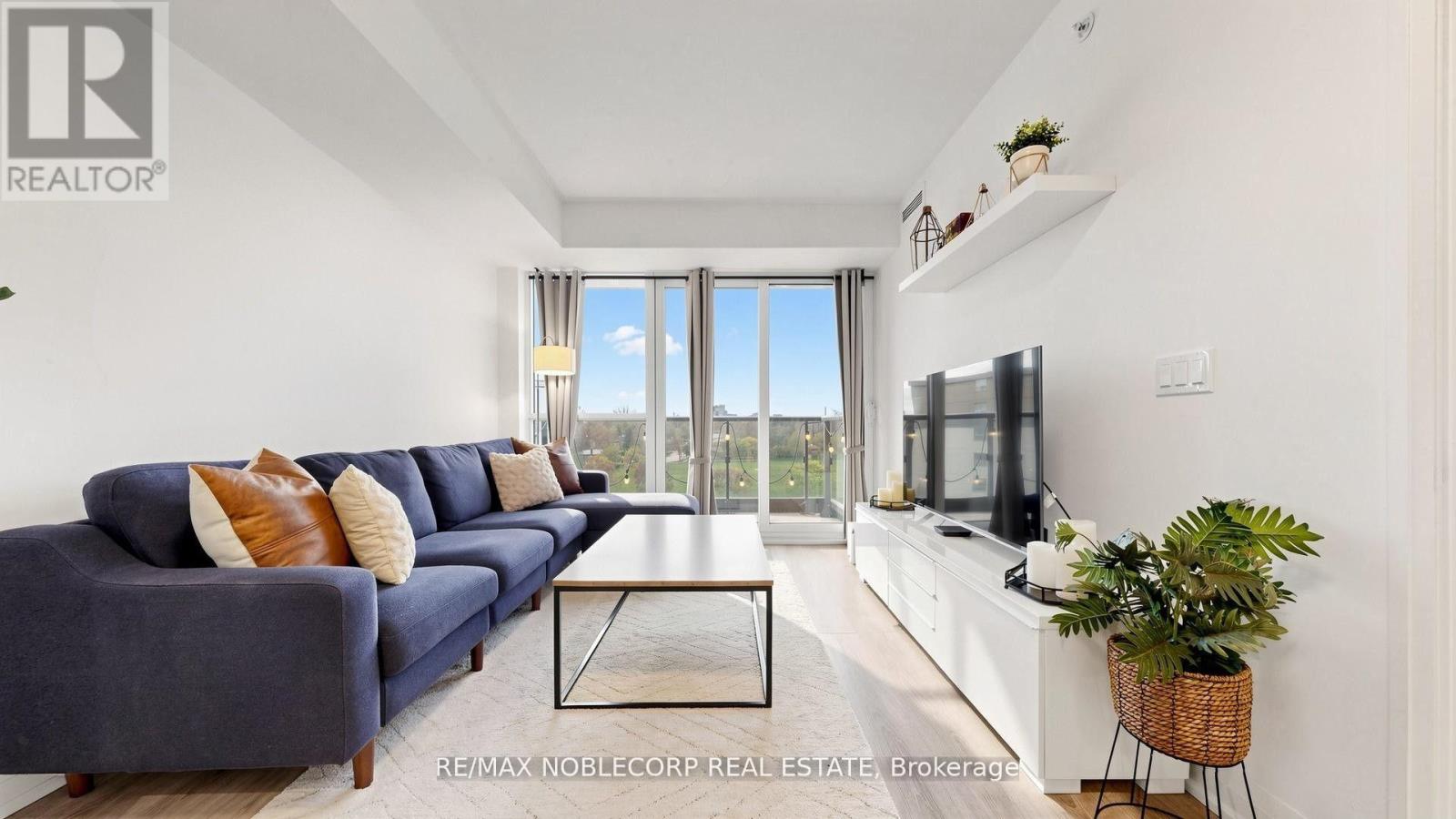 #616 10 GIBBS ROAD - 10