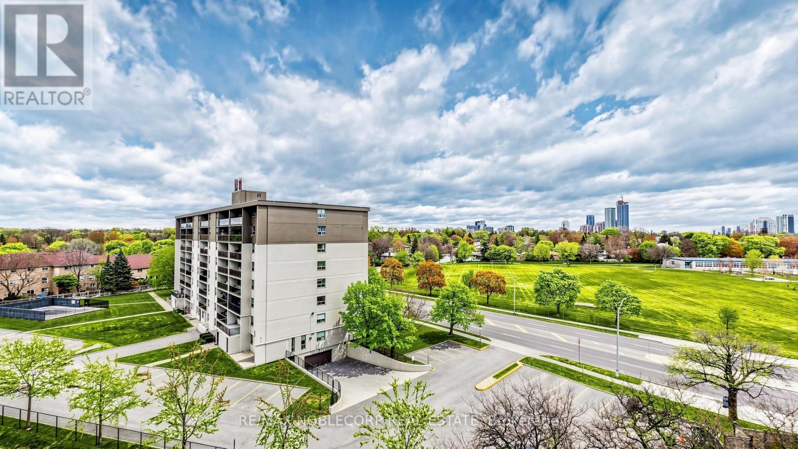 #616 10 GIBBS ROAD - 32