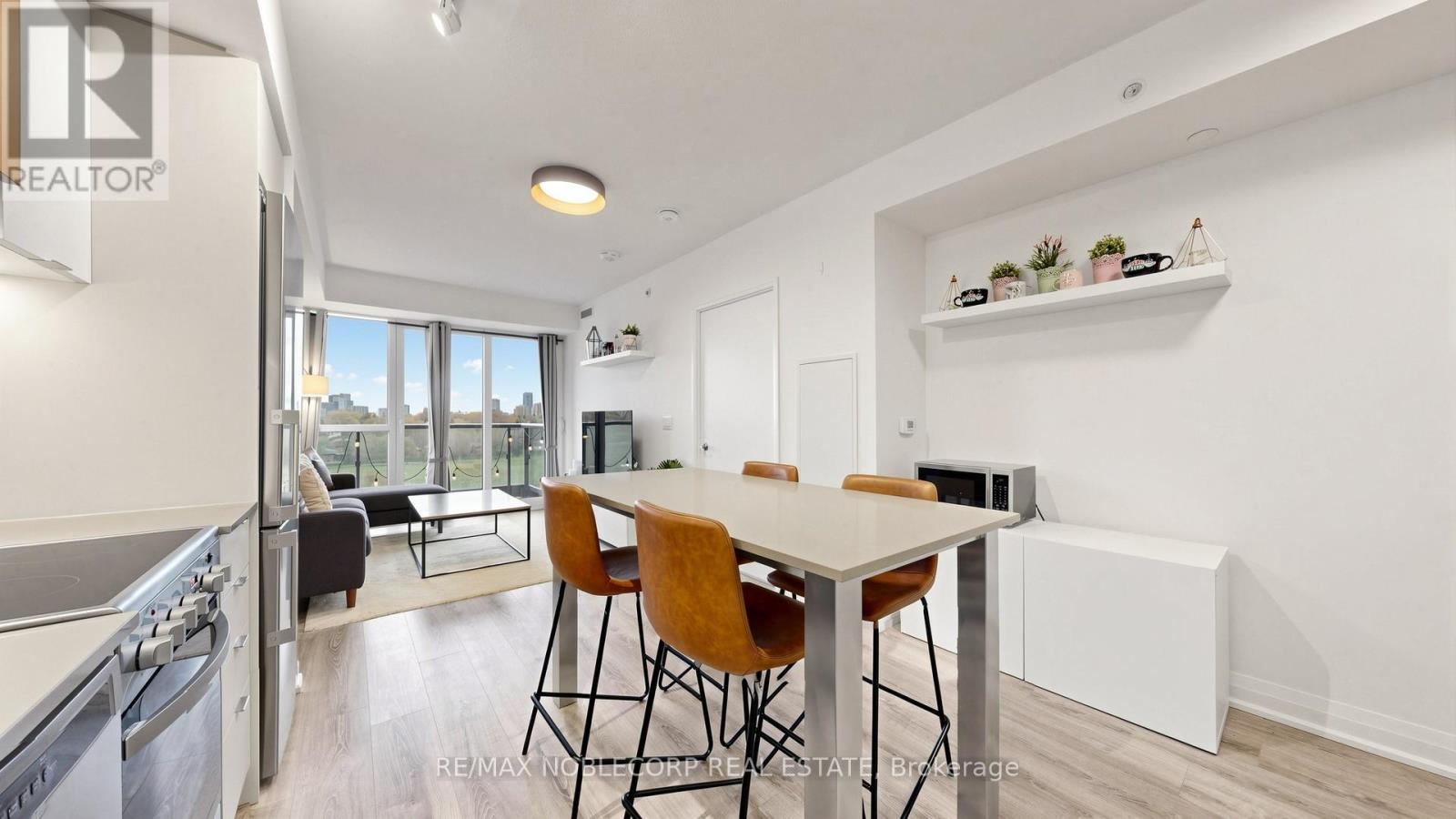 #616 10 GIBBS ROAD - 7