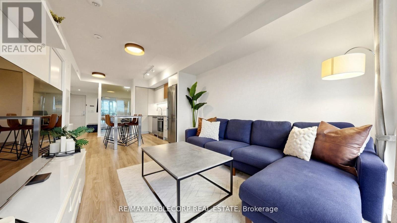 #616 10 GIBBS ROAD - 8