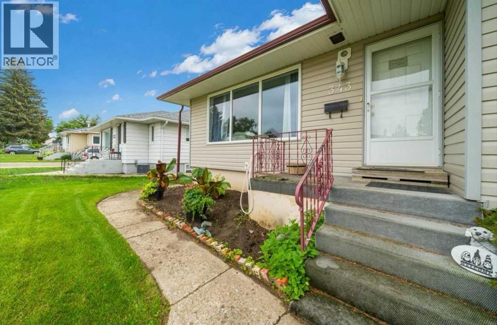 343 10 Street SW - 4