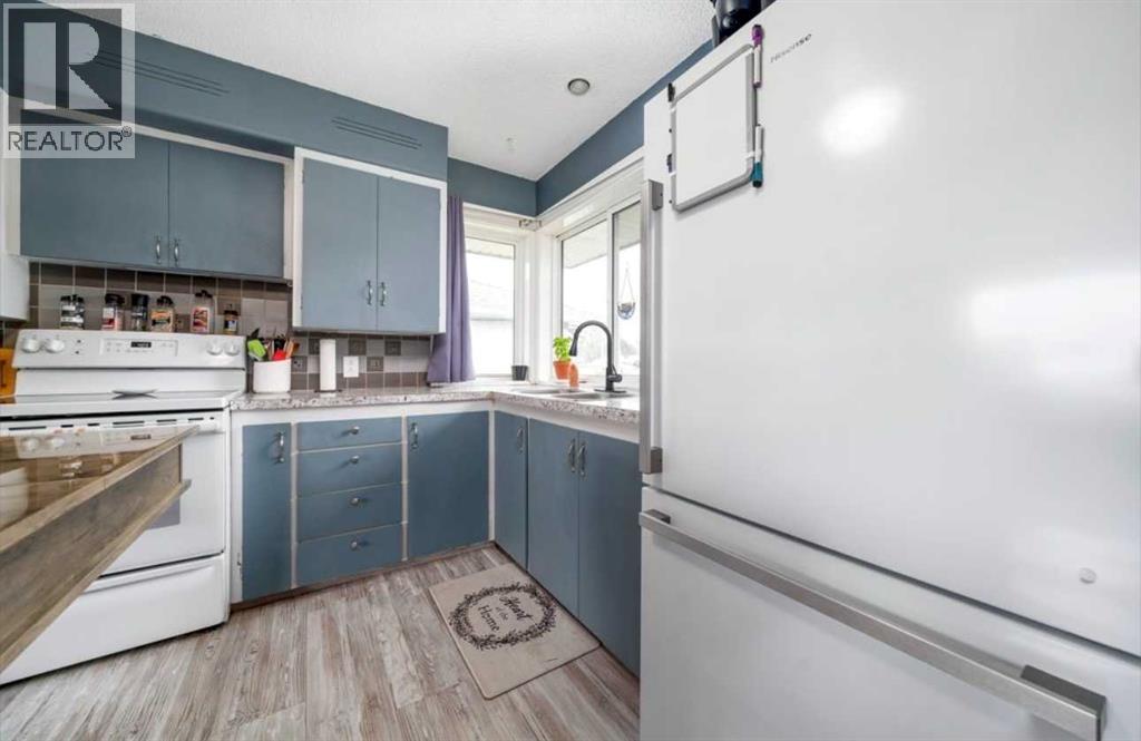 343 10 Street SW - 11