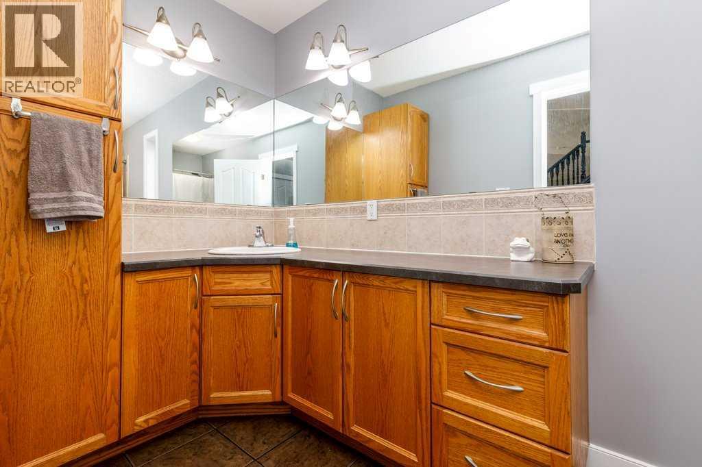 898 Ramage Crescent - 17