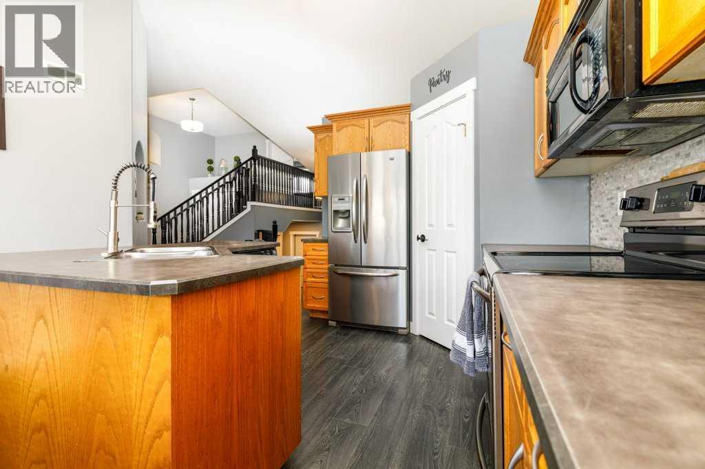898 Ramage Crescent - 11