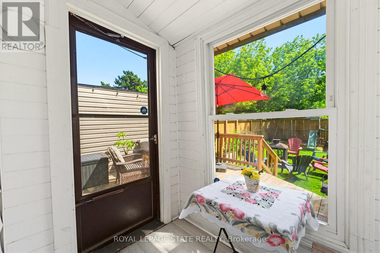 124 CAMPBELL AVENUE - 23