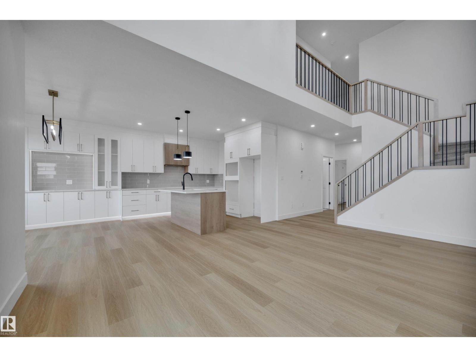 700 Bank DR - 12