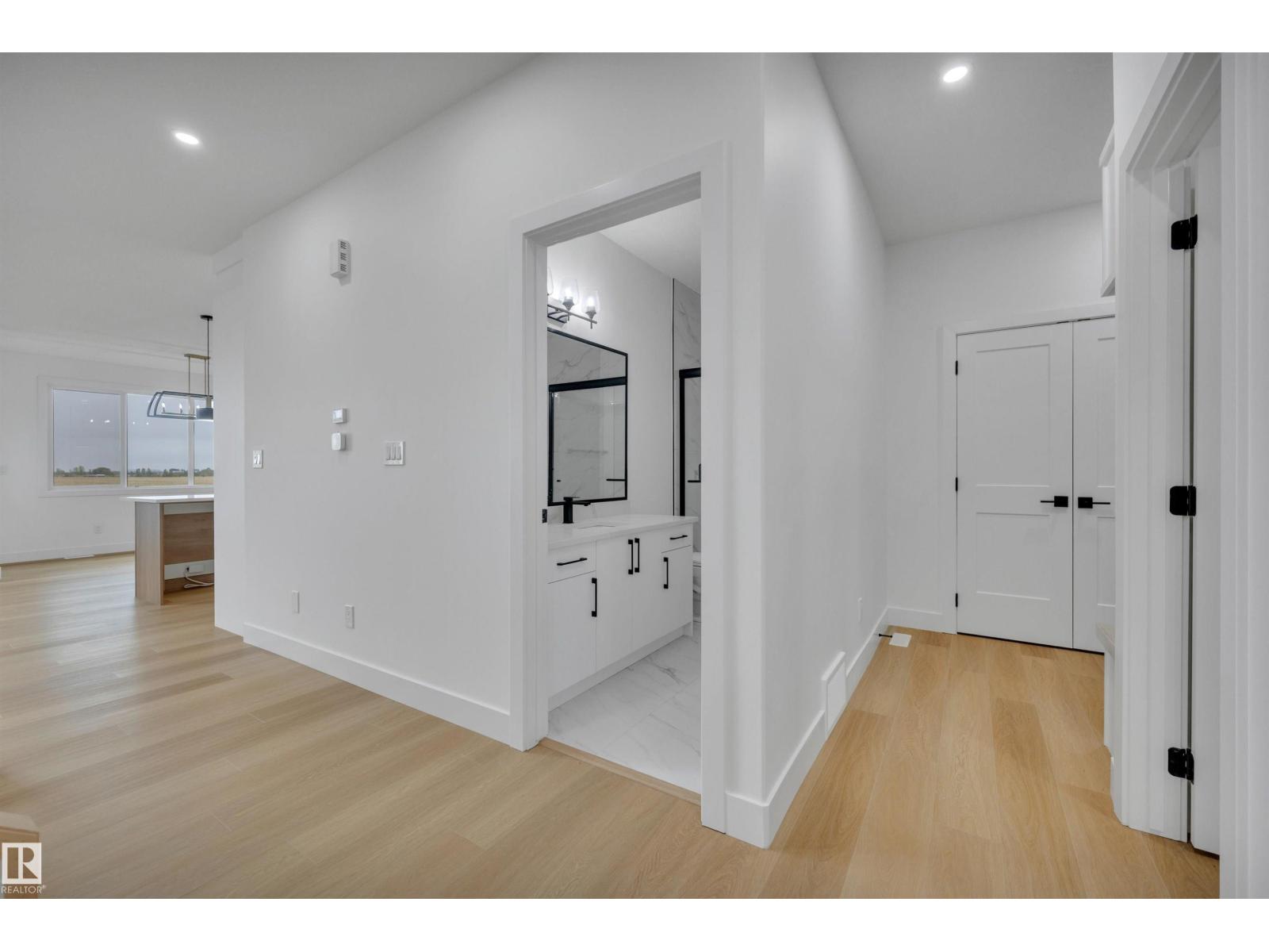 700 Bank DR - 25
