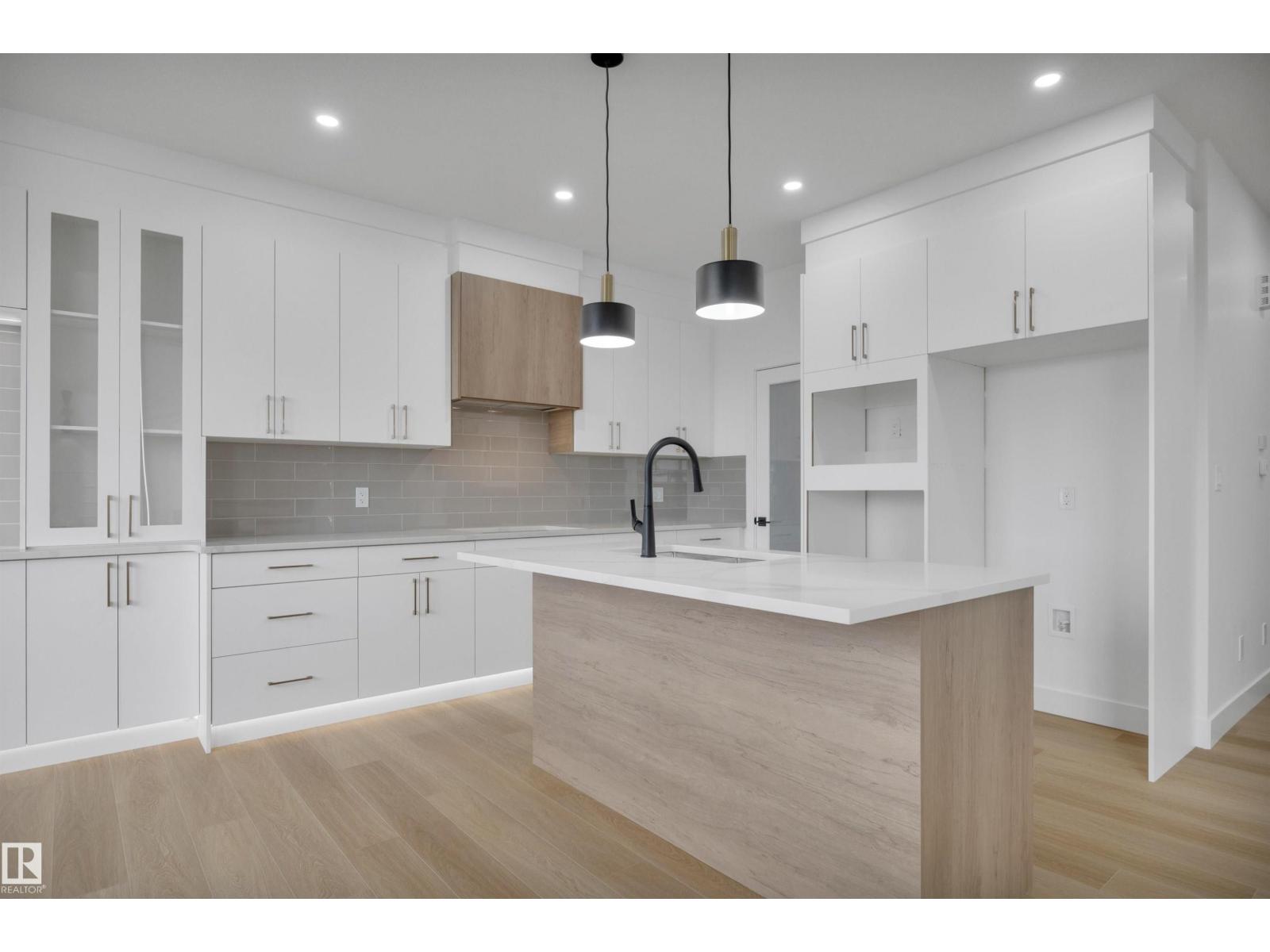 700 Bank DR - 13
