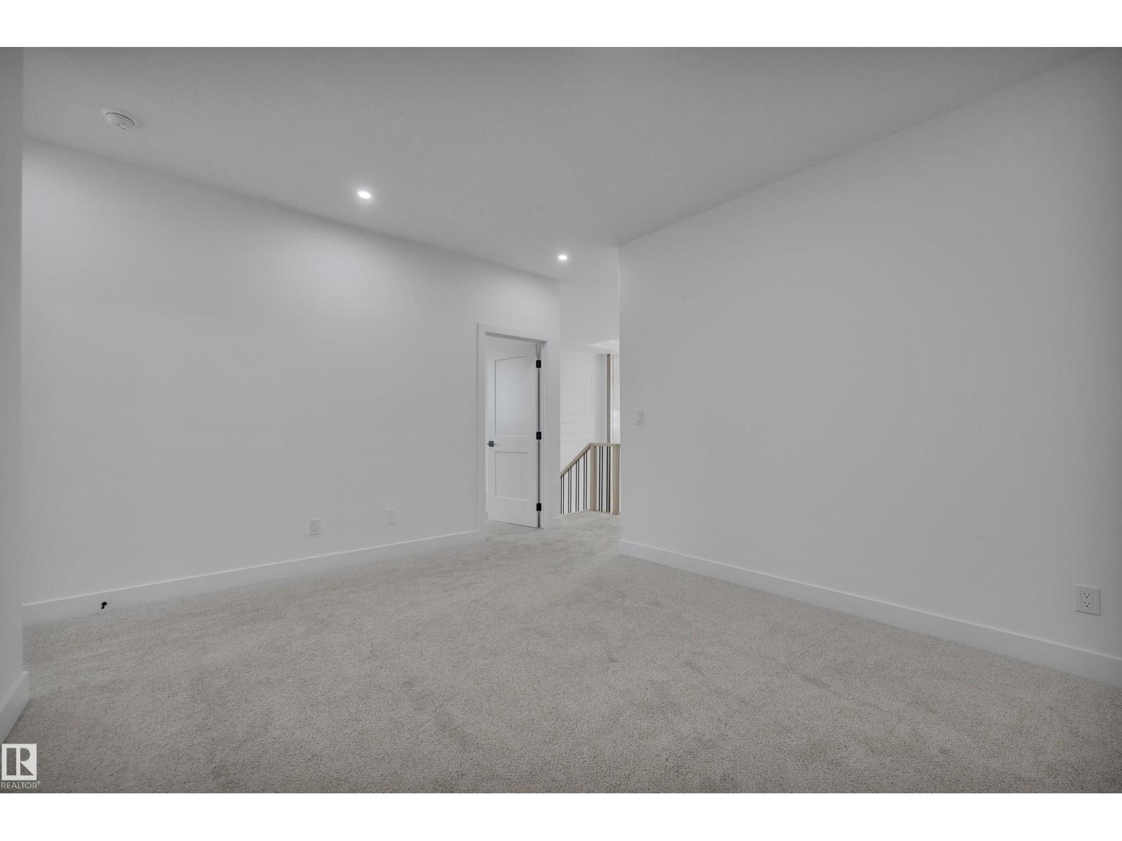 700 Bank DR - 44