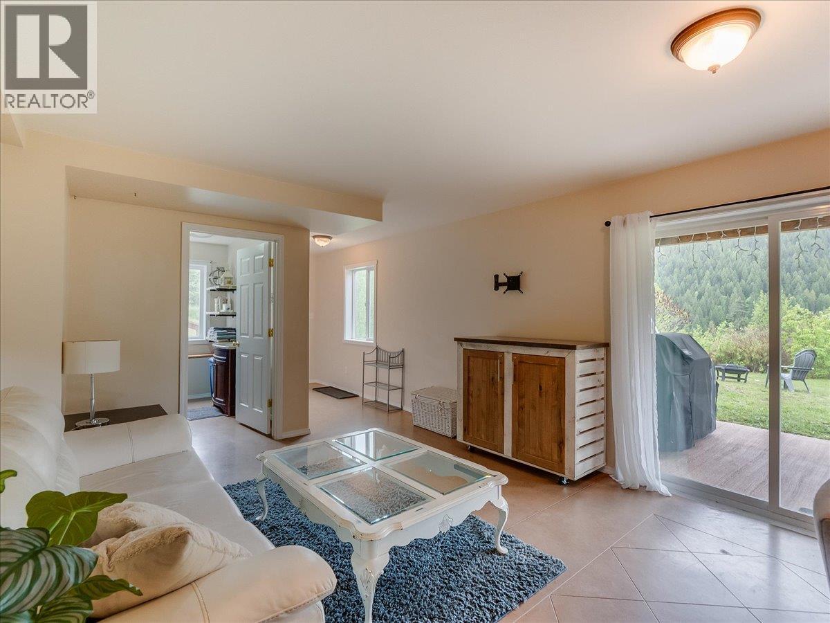 3752 Krestova Cemetery Road - 57