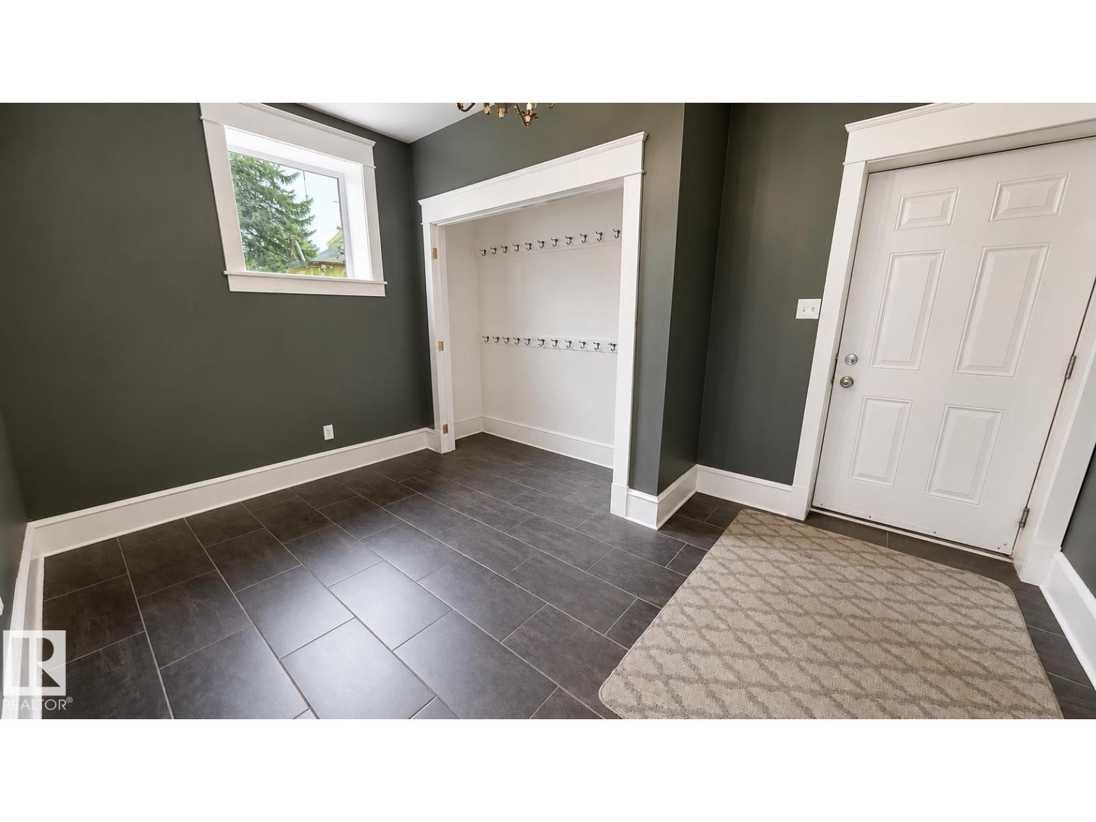 #121 22560 WYE RD - 21