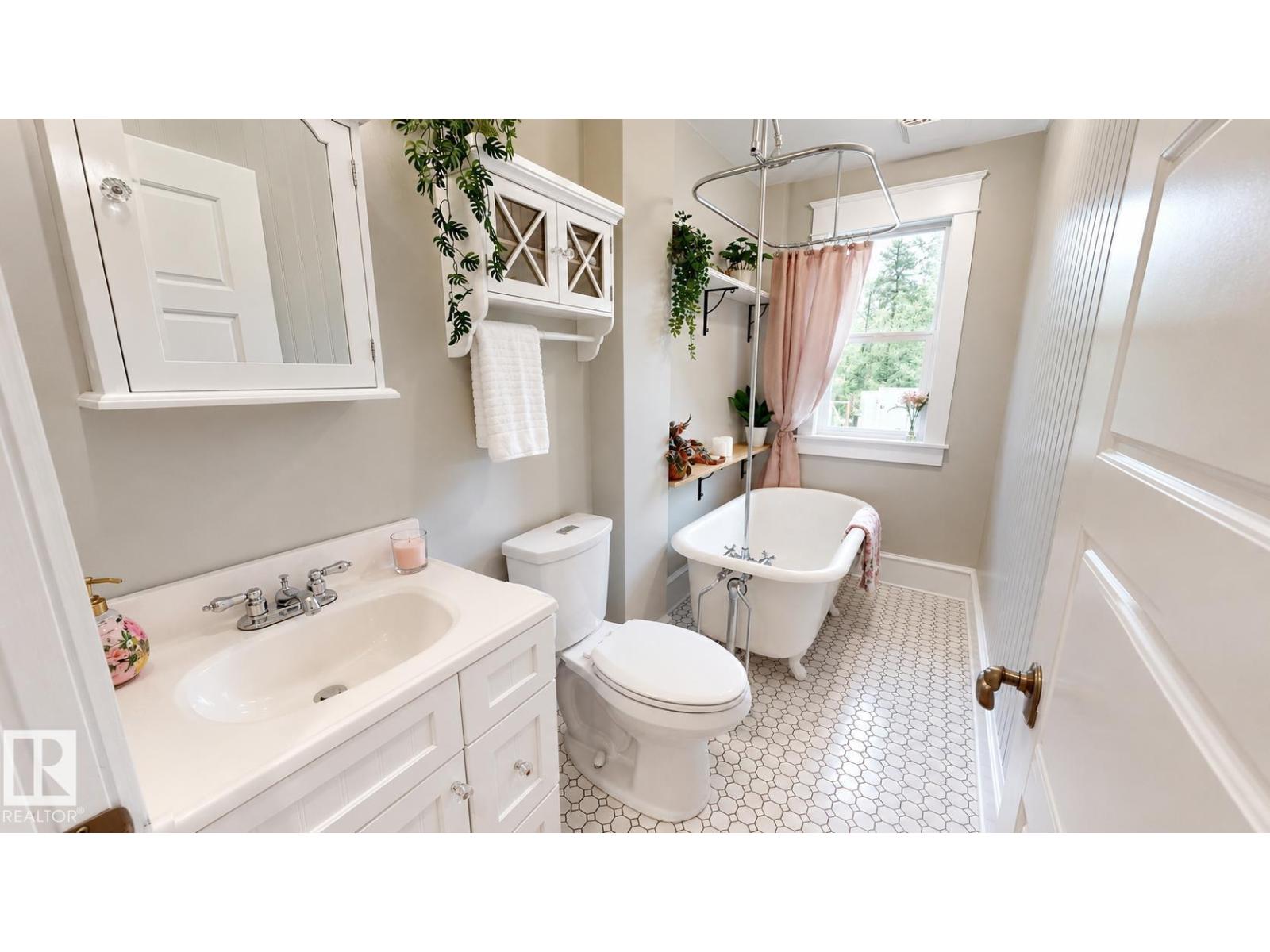 #121 22560 WYE RD - 9