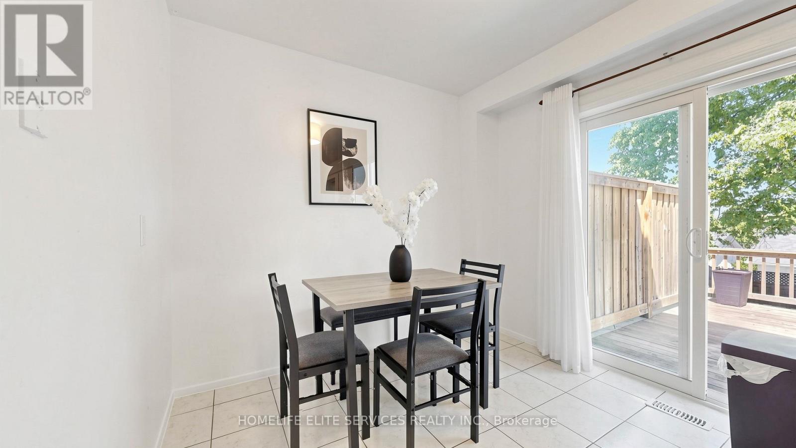 98 DOREEN CRESCENT - 14