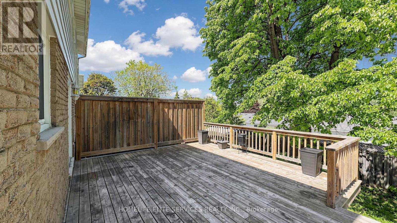 98 DOREEN CRESCENT - 36