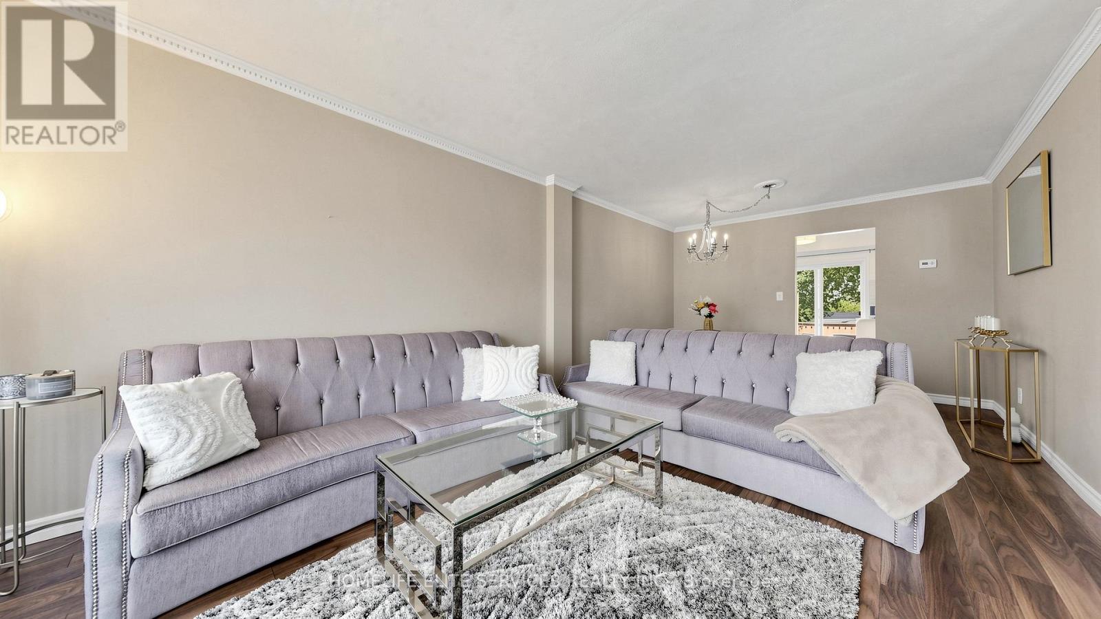98 DOREEN CRESCENT - 6