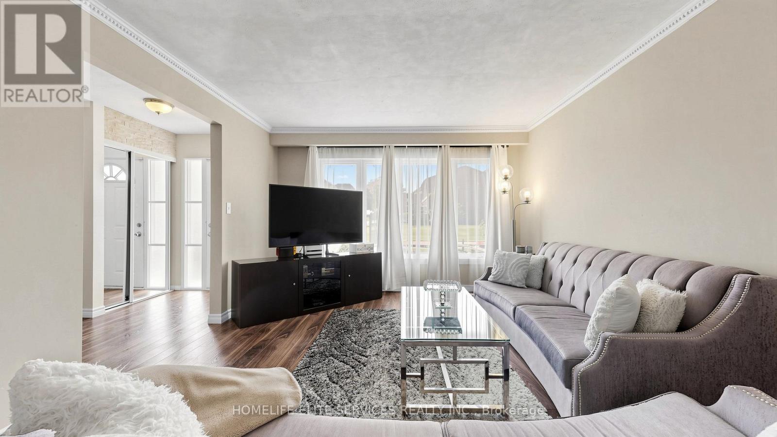 98 DOREEN CRESCENT - 7