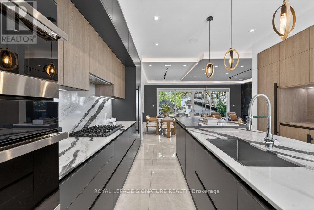 39 DERWYN ROAD - 10