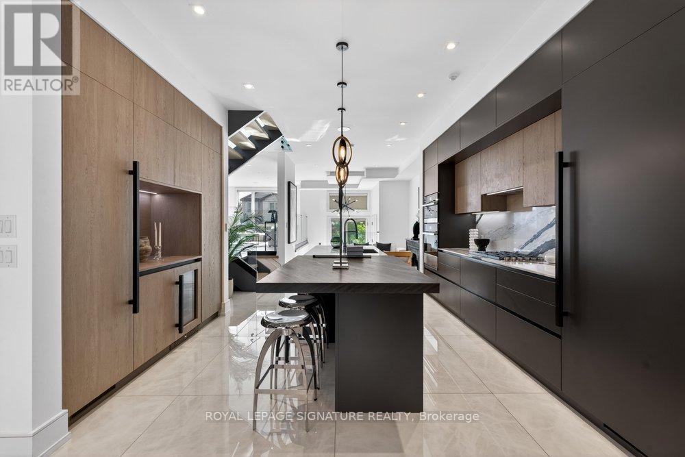 39 DERWYN ROAD - 11
