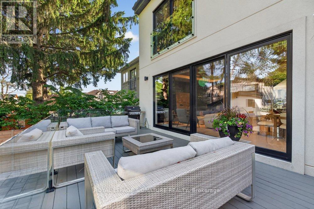 39 DERWYN ROAD - 20
