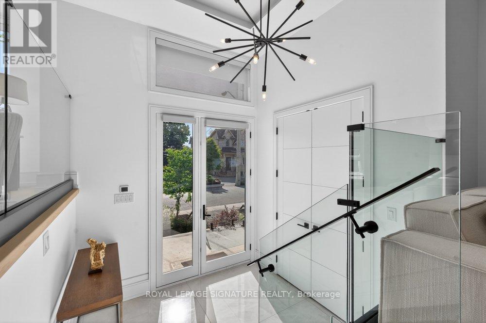 39 DERWYN ROAD - 3