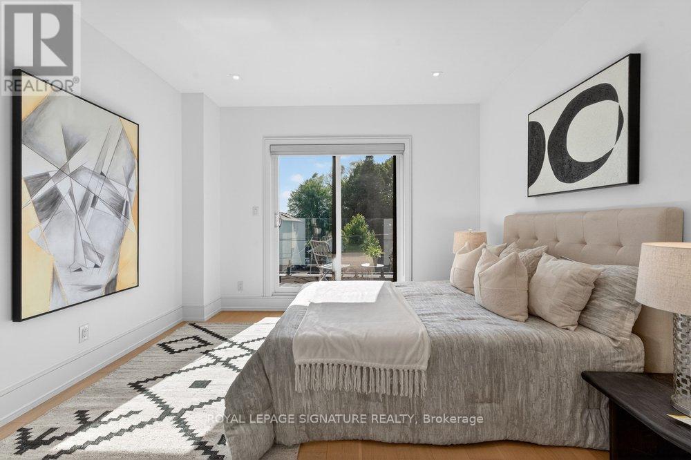 39 DERWYN ROAD - 33