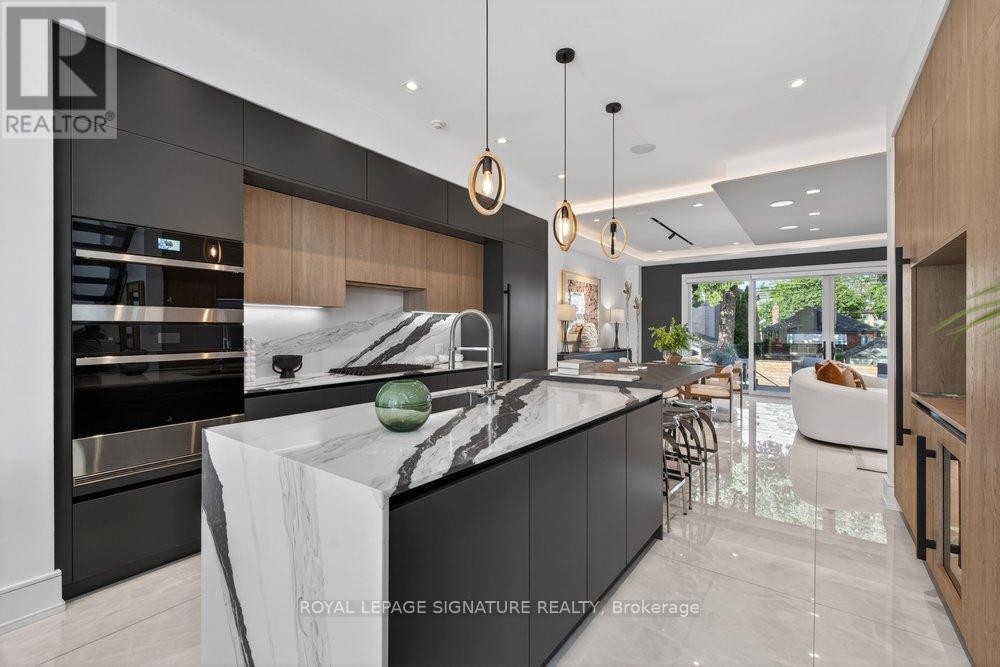 39 DERWYN ROAD - 9