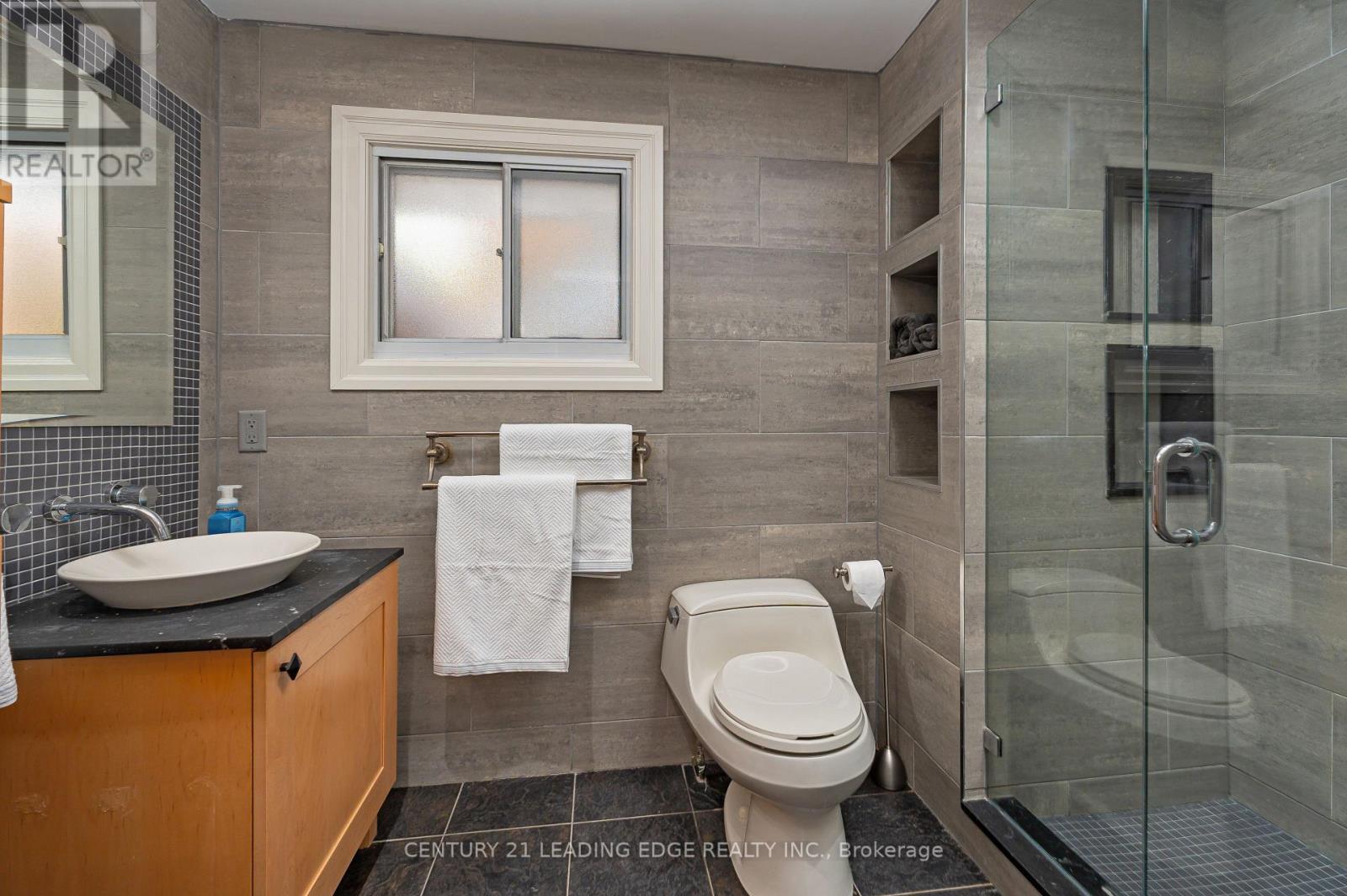 20 SOLWAY COURT - 25
