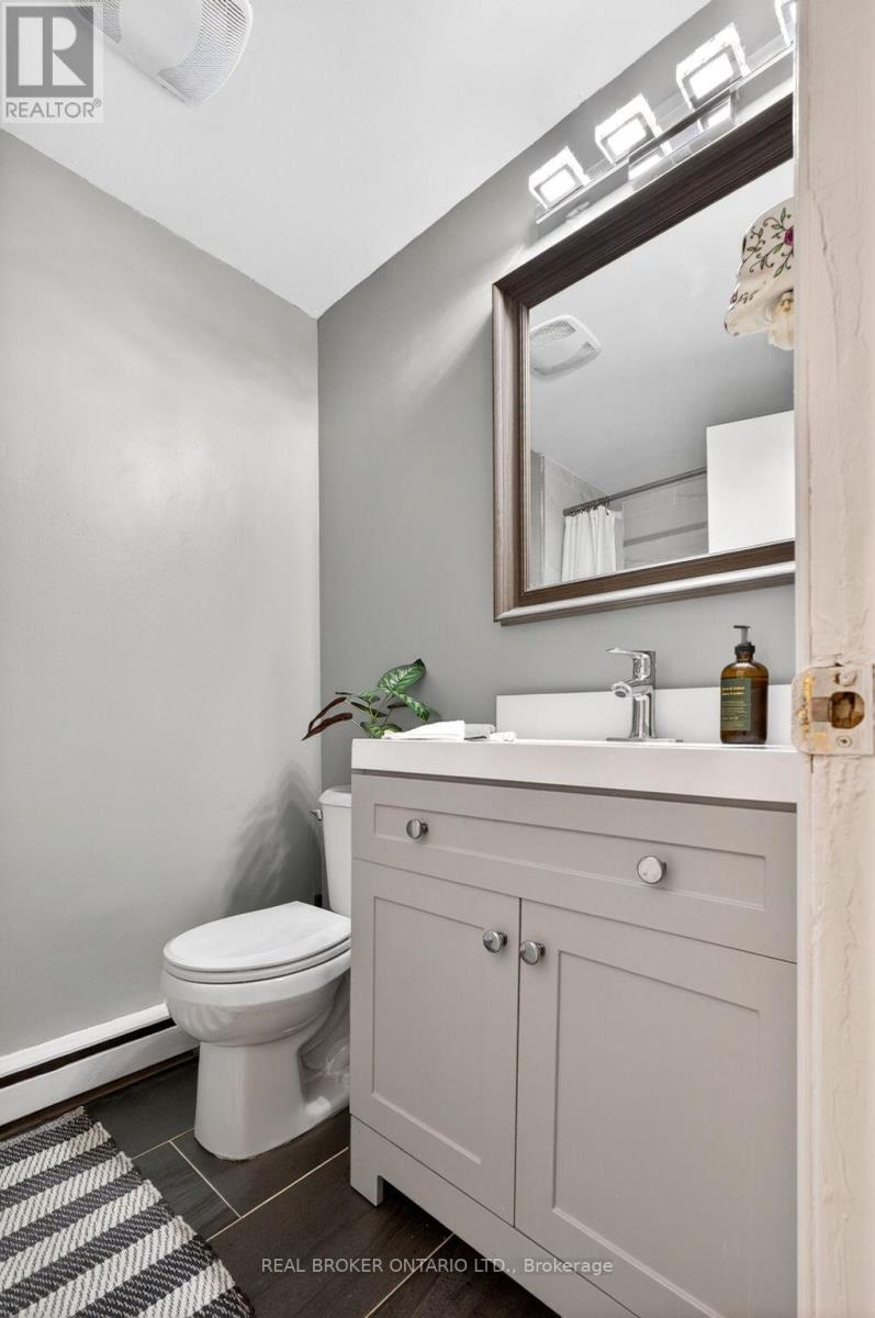 #53 401 WENTWORTH STREET W - 14