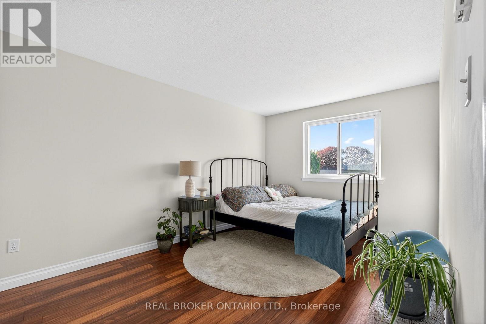 #53 401 WENTWORTH STREET W - 16